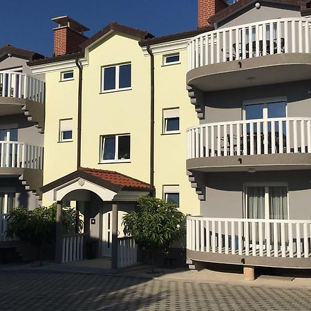 Apartments Barbic 乌马格 外观 照片
