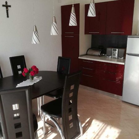 Apartments Barbic 乌马格 外观 照片