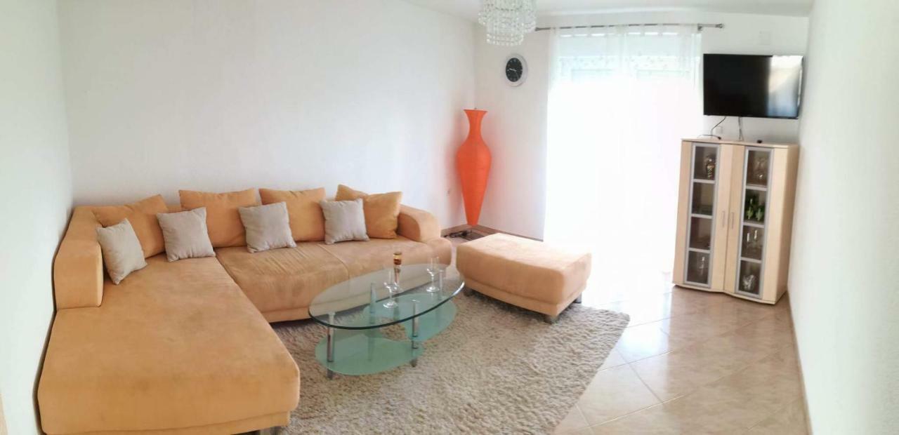Apartments Barbic 乌马格 外观 照片