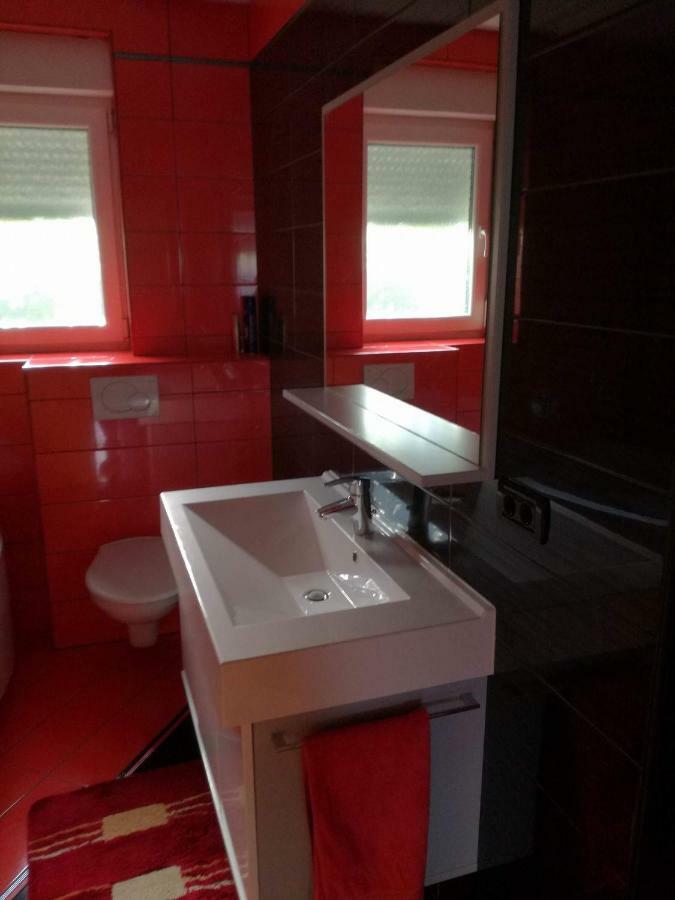 Apartments Barbic 乌马格 外观 照片